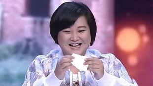 贾玲de家庭背景,从平凡家庭走向舞台辉煌